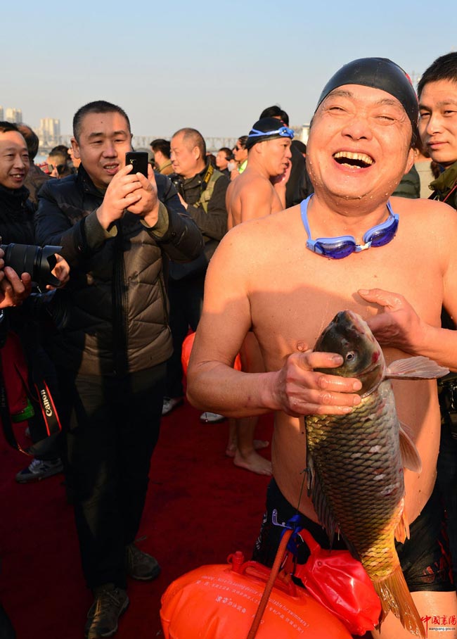 Winter Swimming Festival in Xiangyang