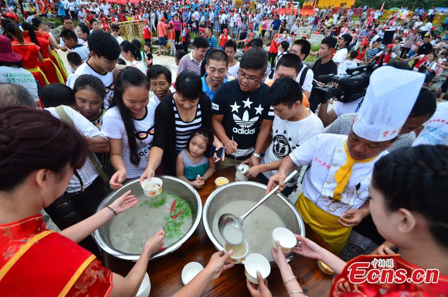 10,000 share soup with supersized pot