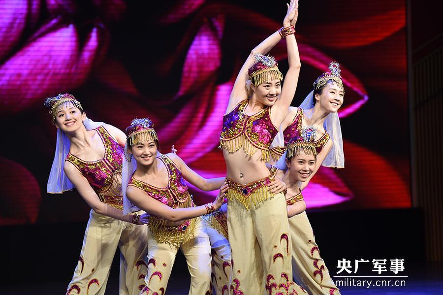 Charming Chinese female soldiers