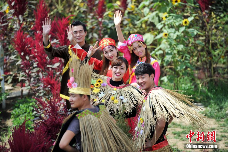 'Straw Beauty' at rice cultural festival
