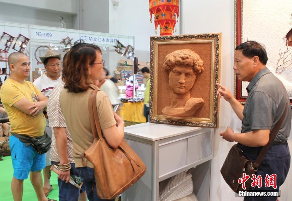 Three-dimensional 'David' made up of 87,000 toothpicks