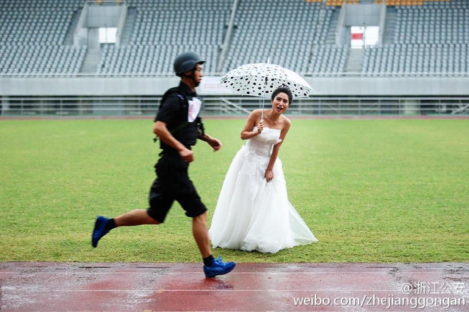 Bride supports groom to attend military skills competition
 on wedding day