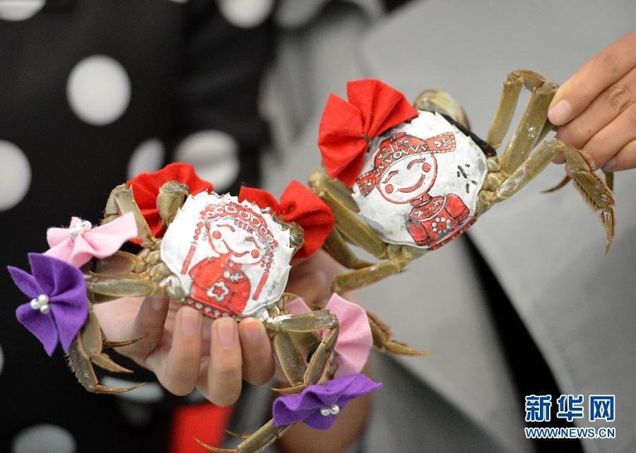 Crab models to celebrate the harvest