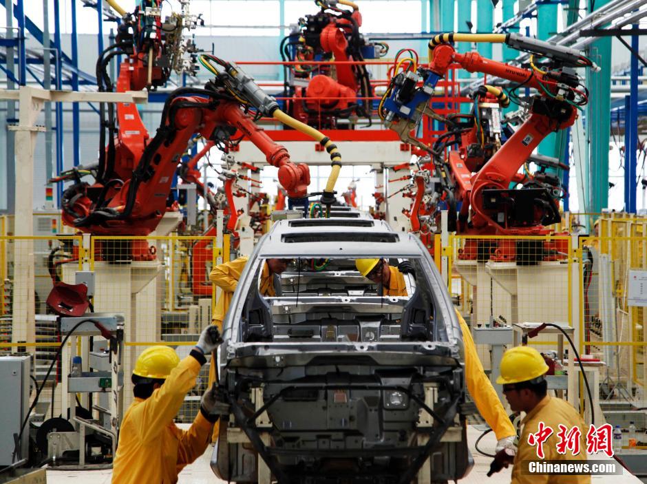 China’s sophisticated new-energy-vehicle production line goes into operation