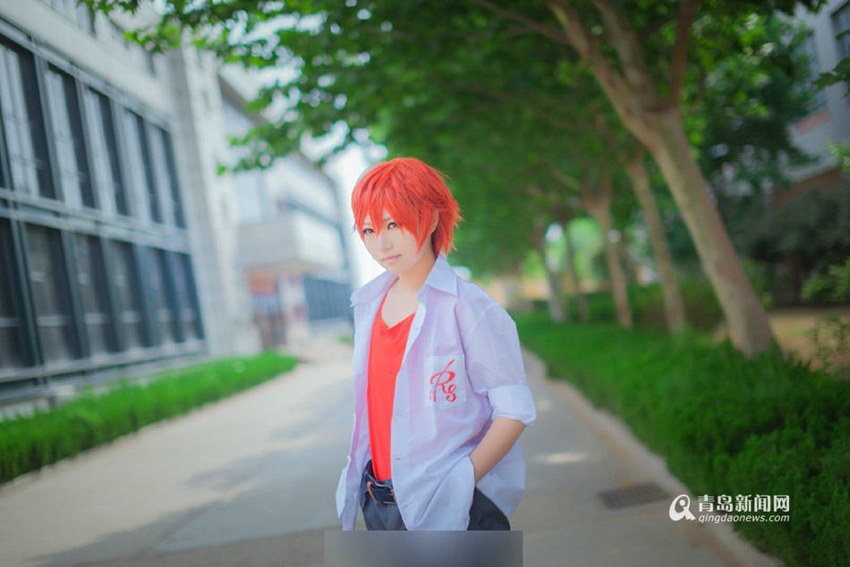 College girl makes cosplaying a high-paid job