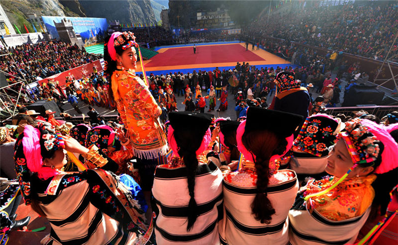 Danba Tibetan Festival kicks off in golden autumn