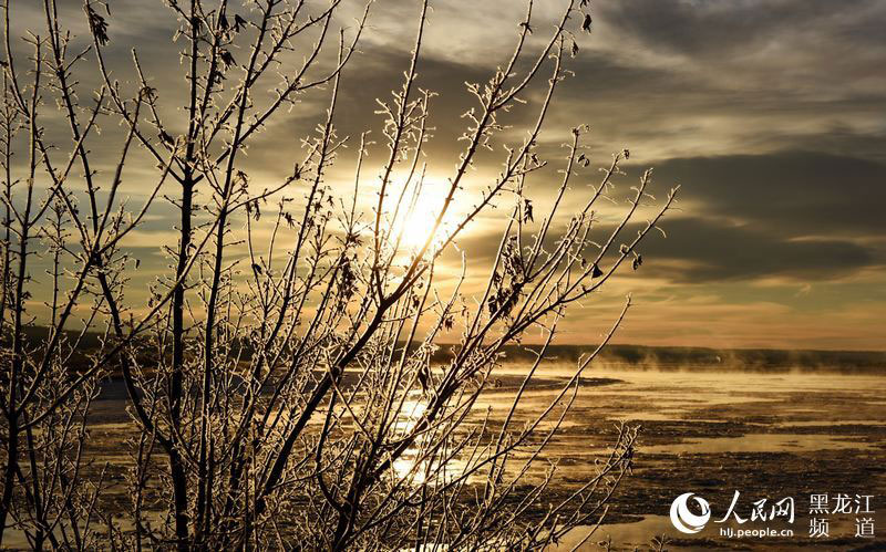 Rime scenery along the Heilongjiang River