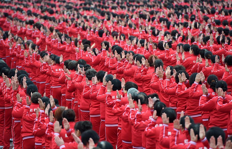 20,000 square dancers break Guinness World Record