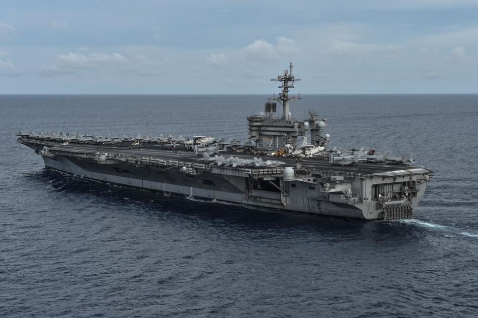 Photos of U.S. Navy intruding in South China Sea released: Aircraft carrier accompanied by two Aegis destroyers