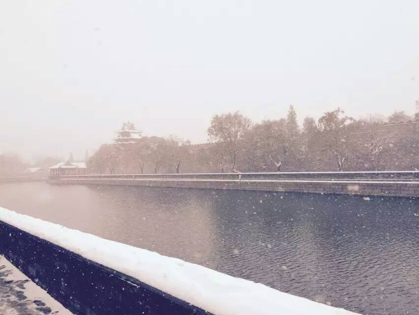 Snow scenery in the Forbidden City: a travel through thousand years