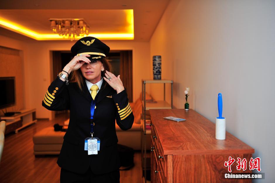 First American woman who works as captain for Chinese airlines 
