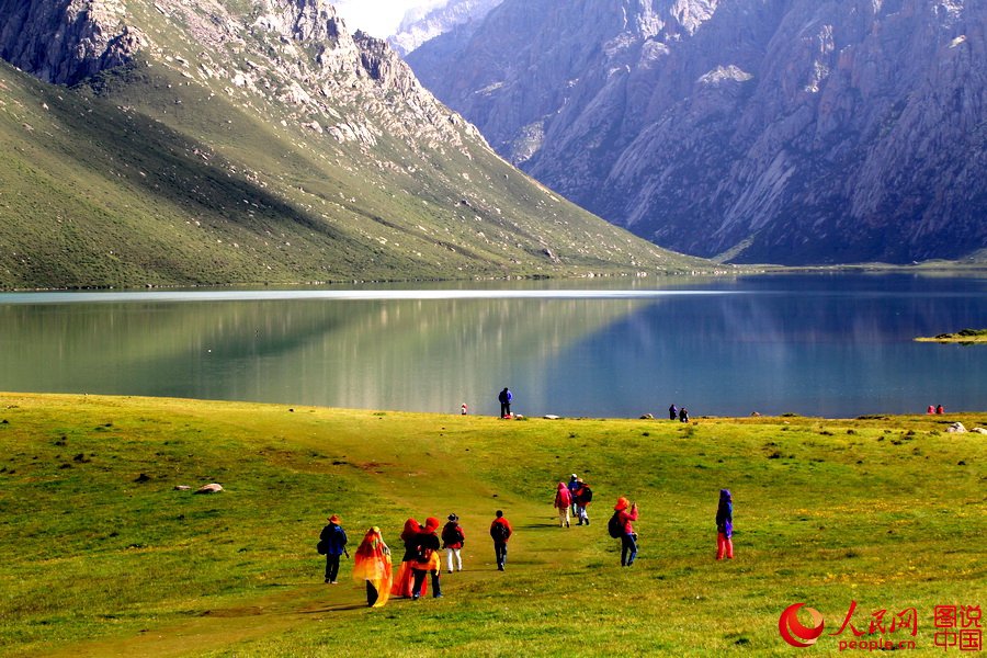 Charming scenery of Jiuzhi Nianbaoyuze Mountain Scenic Resort