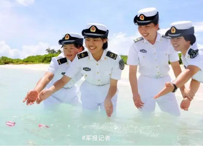 Charming female soldiers on Xisha Islands