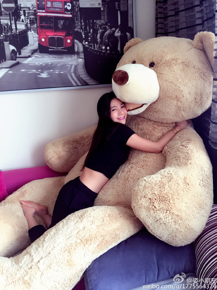 To sleep better at night, diving athlete receives acupuncture treatment 