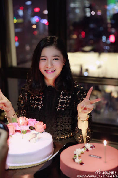 To sleep better at night, diving athlete receives acupuncture treatment 