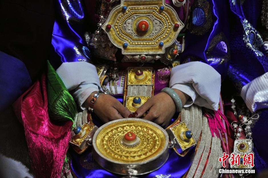 Traditional wedding of a post-80s Tibetan couple
