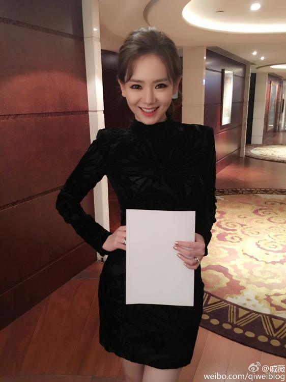 Female stars show off their 