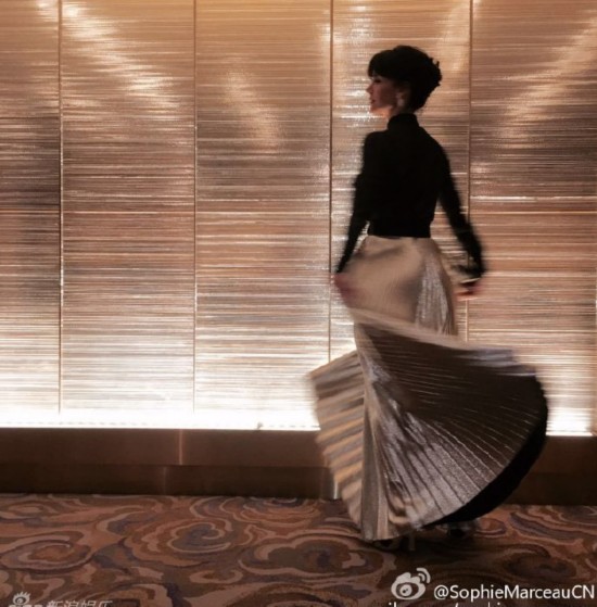Sophie Marceau goes square dancing in Guangzhou 