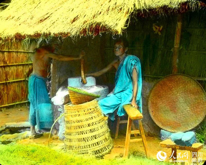 Old photos record the change of Sichuan over a century