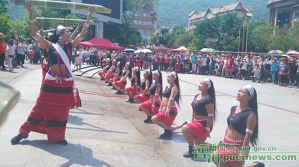 2016 China Ximeng Wa People Wood Drum Festival Kicks Off