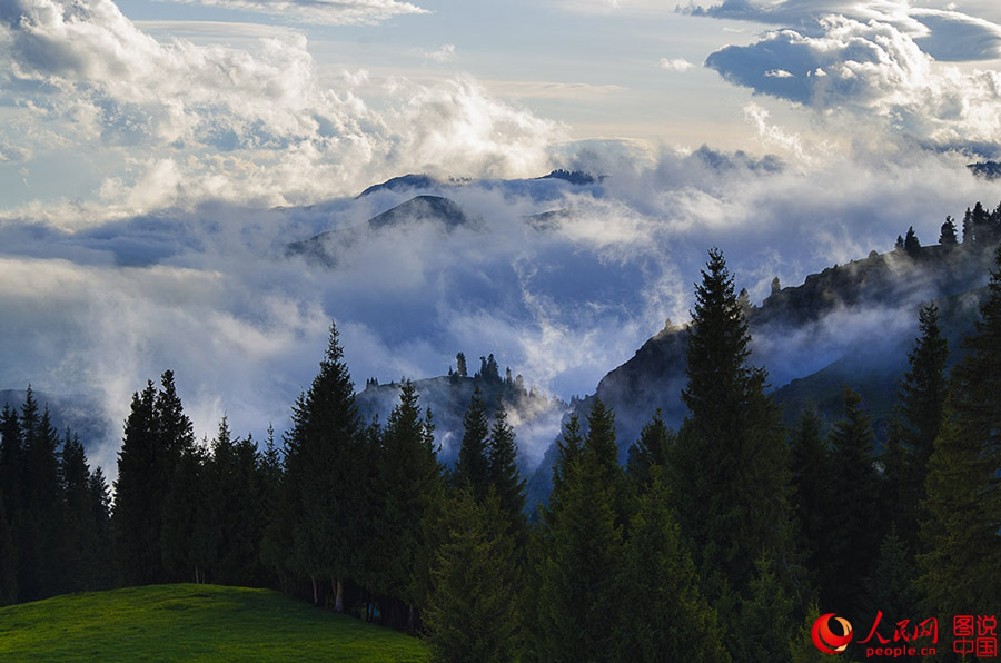 The breathtaking Aketasi grassland in NW ?China?'s Xinjiang