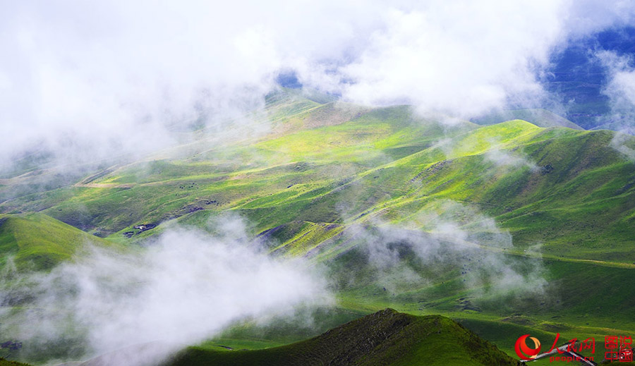 The breathtaking Aketasi grassland in NW ?China?'s Xinjiang