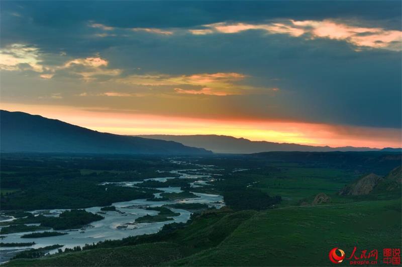 Beautiful scenery outside Jiayu Pass