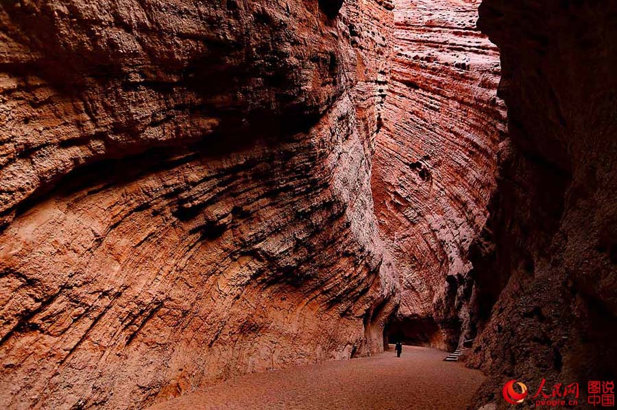 Magnificent Tianshan Grand Canyon