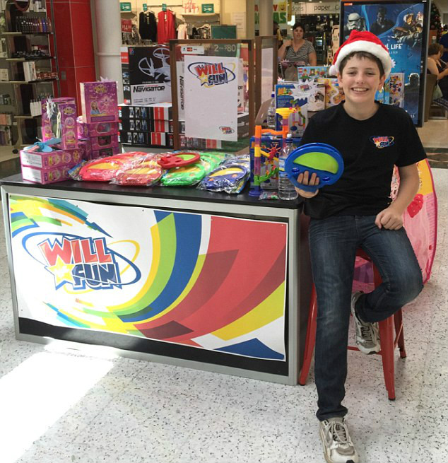 14-year-old boy makes $10,000 a week by reselling goods he bought from China