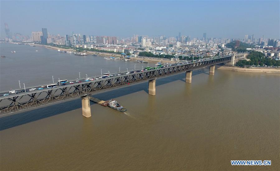 Aerial photos show bridges in Wuhan, central China's Hubei