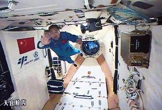 Astronaut's space diary describes work schedule as 'pretty tight'