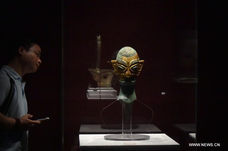 Relics discovered from ruins displayed in E China's Shandong