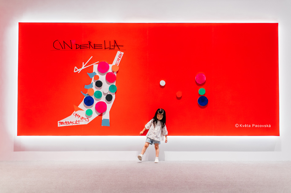 Illustration winners of Hans Christian Andersen Award on display in Beijing