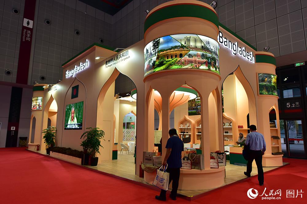 A Glimpse of the CIIE Country Pavilion