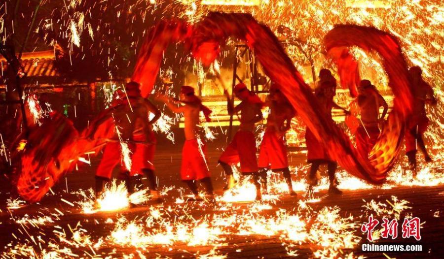 Molten iron fireworks show greets Chinese New Year