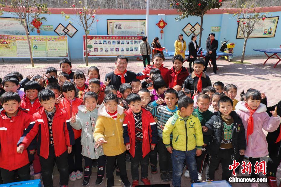 Aviation science enters rural school in central China