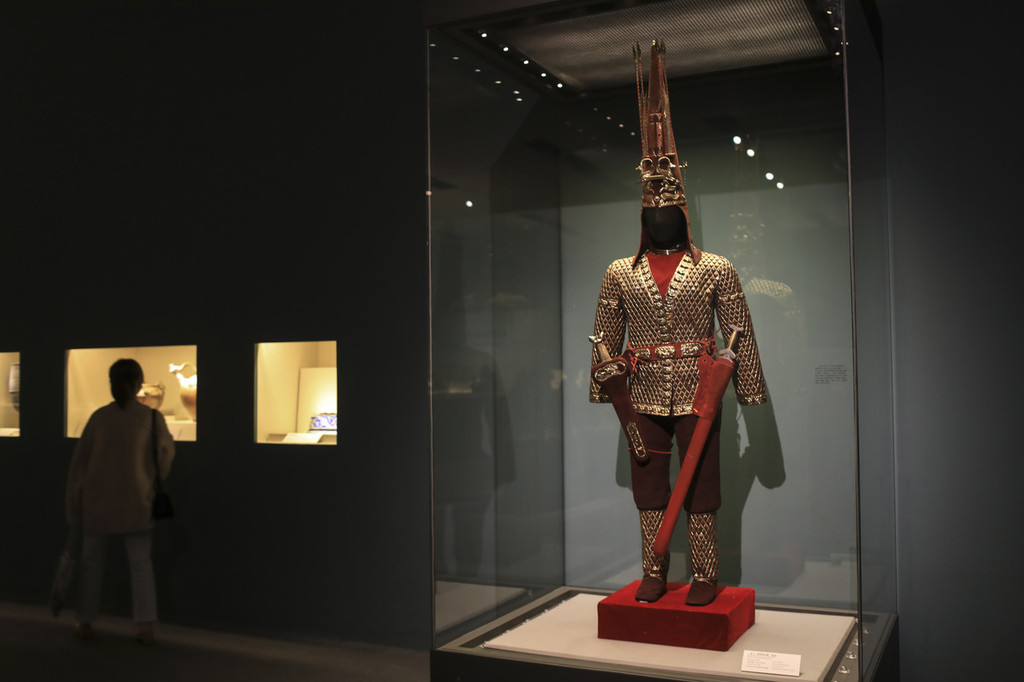 China stages exhibition to display civilizations along Silk Road