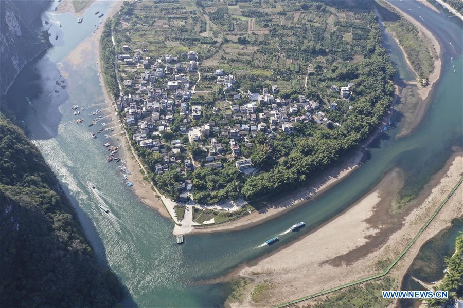 In pics: view along Lijiang River in Guilin, S China