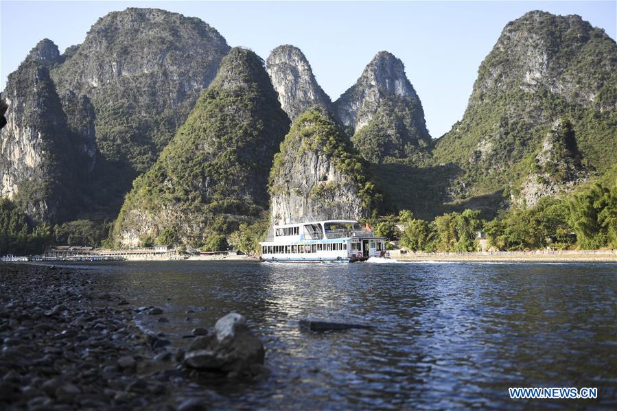 In pics: view along Lijiang River in Guilin, S China