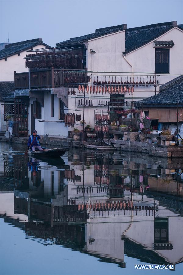 Anchang ancient town in China's Zhejiang attracts lots of tourists
