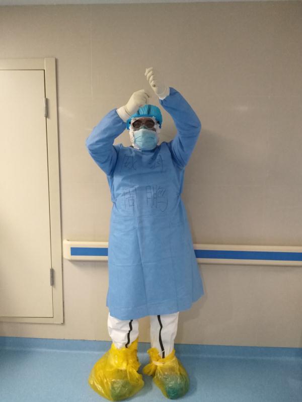 Shandong medical team in Hubei isolation ward praised for sign language system