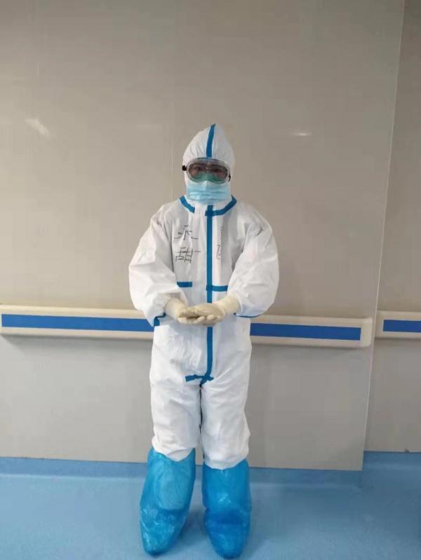 Shandong medical team in Hubei isolation ward praised for sign language system