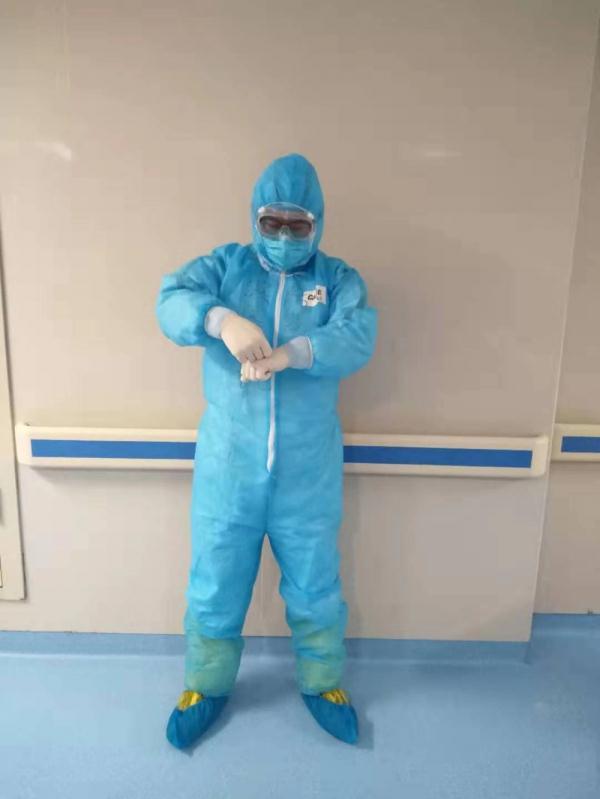 Shandong medical team in Hubei isolation ward praised for sign language system