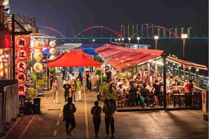 SW China’s Chengdu boosts consumption, employment with flexible city management measures