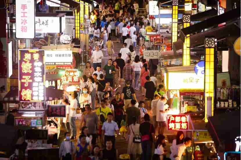 SW China’s Chengdu boosts consumption, employment with flexible city management measures