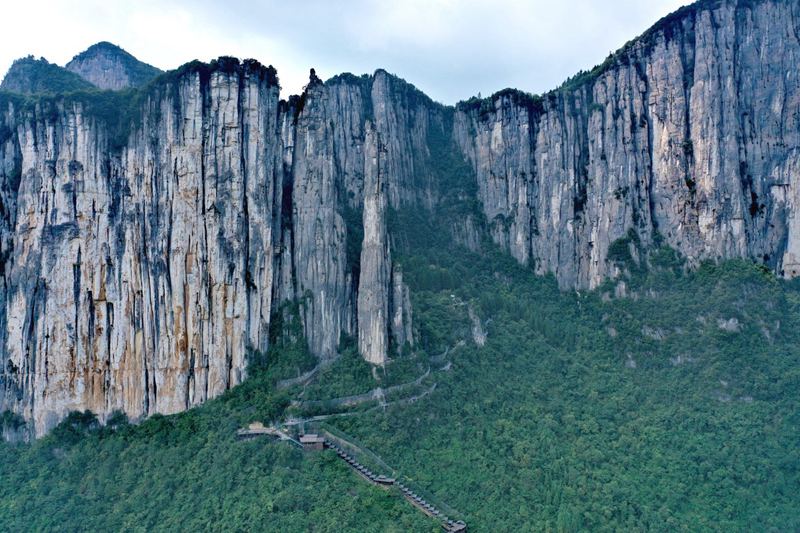 Spectacular scenery of “Oriental Colorado Canyon” in C China's Hubei