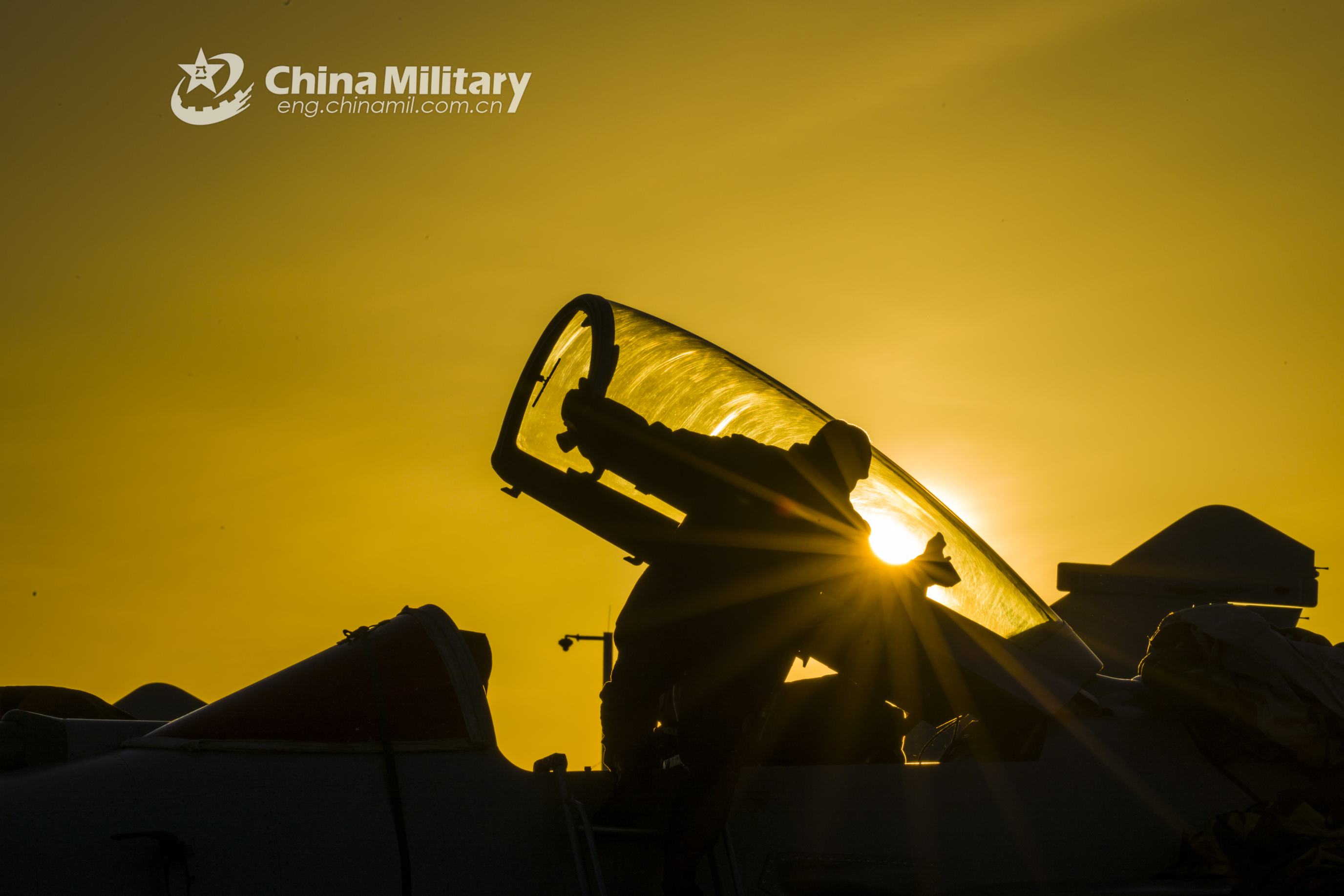 J-10 fighter jet in aerial combat training