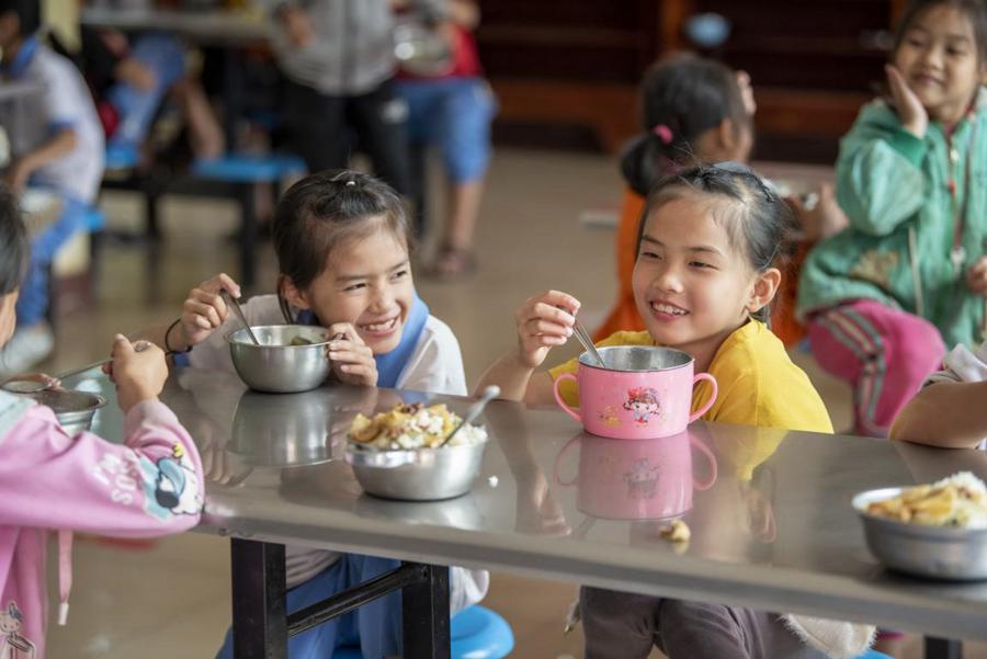 China improves education to alleviate poverty, helps residents embrace brighter future