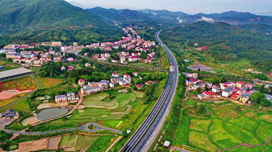 Highways become a fantastic window on China’s development, vitality