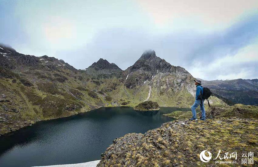 Explore wonderland created by an alpine lake cluster in SW China's Yunnan